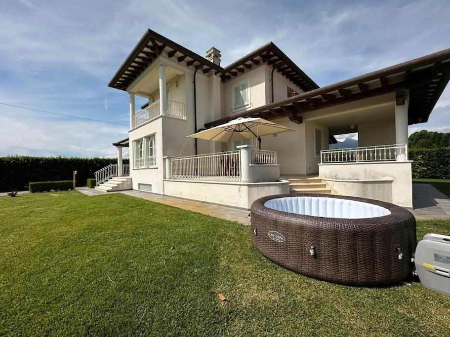 Villa Oriella - Piscina Idromassaggio E Relax -Versilia Camaiore Exterior photo